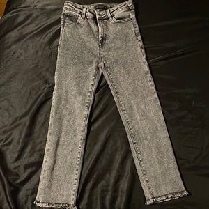 Black light wash KENDALL + KYLIE high rise straight leg jeans Size: 5/27